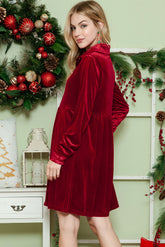 Robe chemise boutonnée en velours rouge à manches longues et volants
